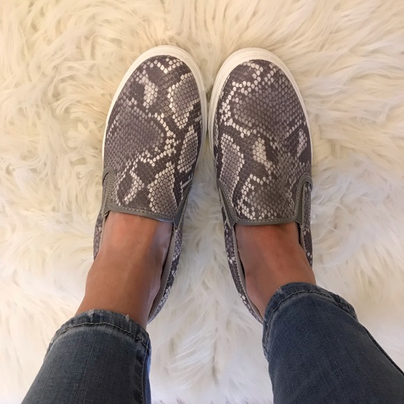 •LAST 1• Blair Snakeskin Slip Ons - Picture 4 of 8